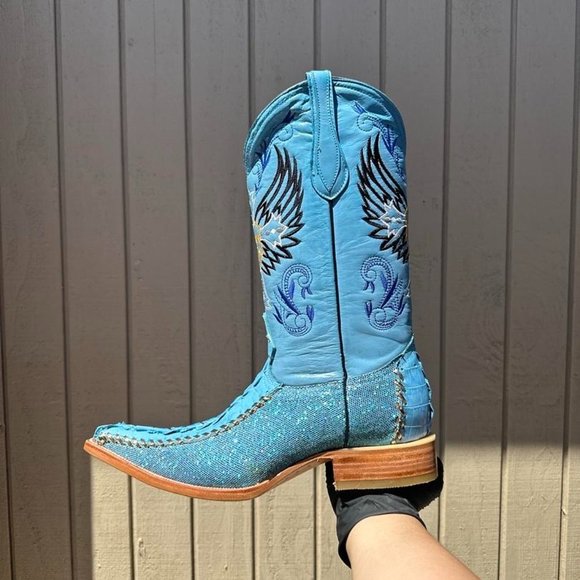 #5 Western Boot with Imitation Cocodrile tail Details in Light Blue, Model 6901 - Picture 2 of 5